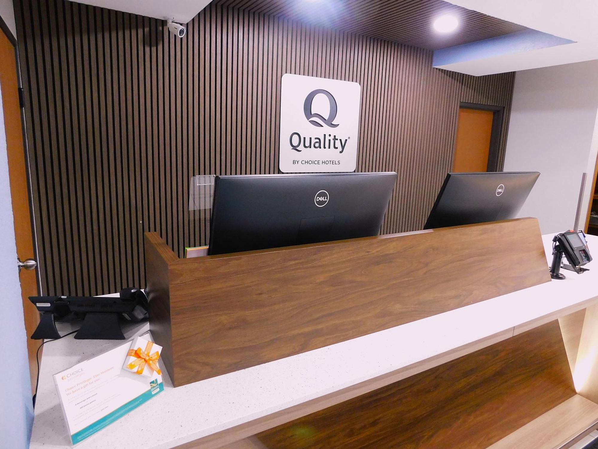 Quality Inn Pontiac Exterior photo